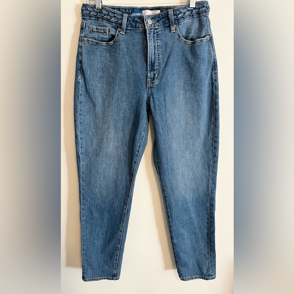 Old Navy High Rise Curvy OG Straight Leg Jeans in Sz 8 Tall. Braided Waistband.
